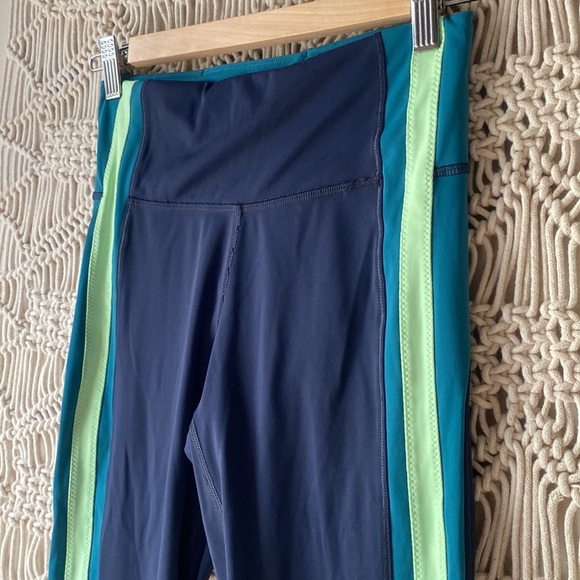 Athleta crunch, 7/8 tight XS, multi colored striped workout leggings - Picture 6 of 12